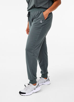 Zizzi Losse trainingsbroek met zakken, Urban Chic, Model image number 2