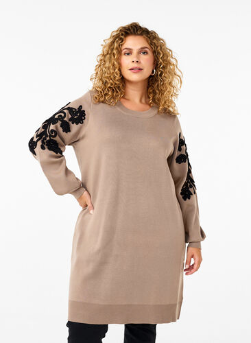 Zizzi Gebreide jurk met geborduurde details, Desert Taupe Comb, Model image number 0