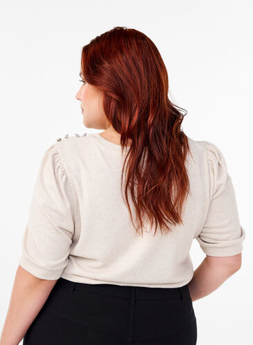 Zizzi Blouse met knoopdetail en korte pofmouwen, Oatmeal White Mel., Model image number 1