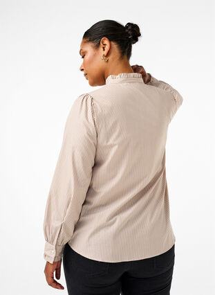 Zizzi Overhemd blouse met strepen en ruches, Silver Mink Stripe, Model image number 1