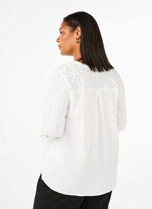 Zizzi Katoenen blouse met broderie anglaise en 3/4 mouwen, Bright White, Model image number 1