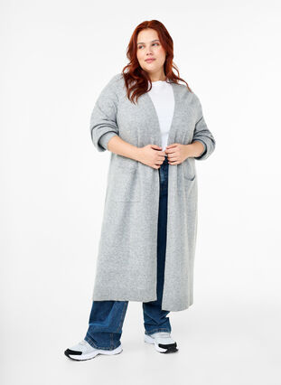 Zizzi Lang gebreid vest met zakken, Light Grey Melange, Model image number 2