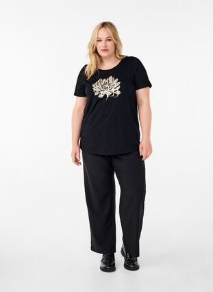 Zizzi T-shirt met motief, Black w. Flower, Model image number 2