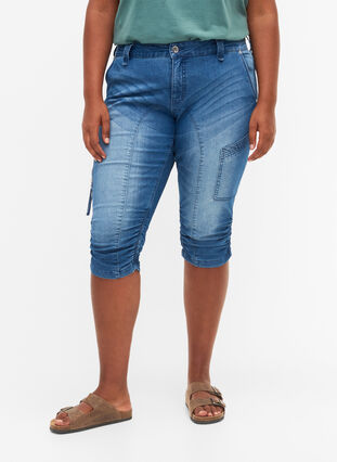 Zizzi Slim fit capri jeans met zakken, Light blue denim, Model image number 3