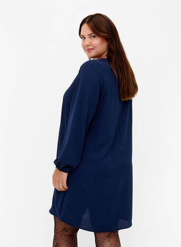 Zizzi Jurk met lange mouwen en V-hals, Navy, Model image number 1