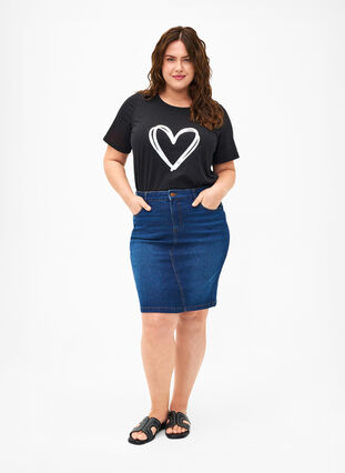 Zizzi FLASH - T-shirt met motief, Black Silver Heart, Model image number 2