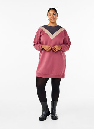 Zizzi Lang sweatshirt met colourblock, Rose B. Color Block, Model image number 2