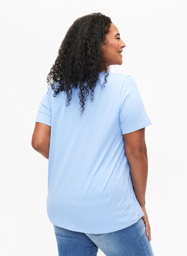 Zizzi Basic t-shirt in effen kleur met katoen, Serenity, Model image number 1