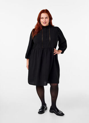 Zizzi Knielange jurk met borduursel en 3/4 mouwen, Black, Model image number 3