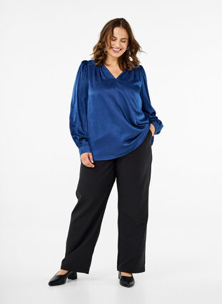 Zizzi Blouse met lange mouwen, ruches en V-hals, Estate Blue, Model image number 2