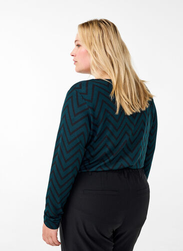 Zizzi Gedessineerde blouse met lange mouwen, Scarab ZigZag, Model image number 1