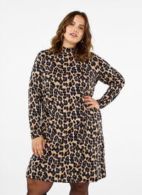 FLASH - Jurk met lange mouwen en col, Leopard Print, Model