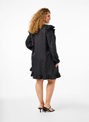 Zizzi Jacquard jurk met lange mouwen en ruches, Black, Model image number 1