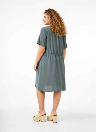 Zizzi Jurk met korte mouwen en strik in de taille, Balsam Green, Model image number 1