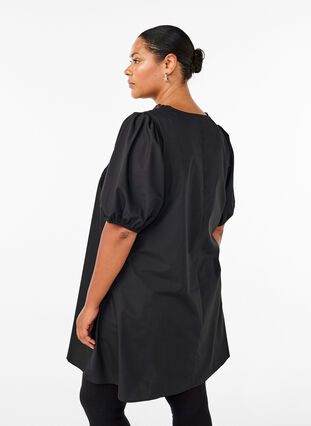 Zizzi Korte jurk met accent van kant, Black, Model image number 1