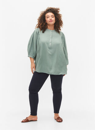 Zizzi Viscose-Linen Mix Shirt Blouse met 3/4 Mouwen, Chinois Green, Model image number 2