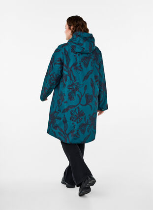 Zizzi Regenjas met print, Deep Teal Black, Model image number 1