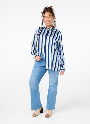 Zizzi Gestreept satijnen overhemd, Blue Stripe, Model image number 2