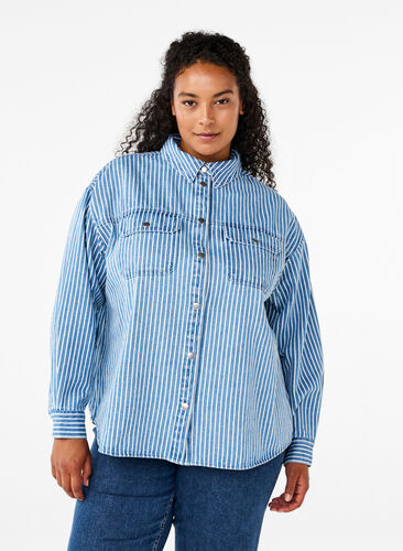 Zizzi Effen denim overhemd met borstzakken, Light B.Denim Stripe, Model image number 0