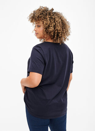 Zizzi FLASH - T-shirt met motief, Navy Blazer Bloom, Model image number 1