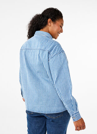 Zizzi Gestreept denim overhemd met borstzakken, Light B.Denim Stripe, Model image number 1