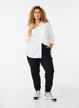 Zizzi Broek met elastiek in de taille en bij de enkels, Black, Model image number 0