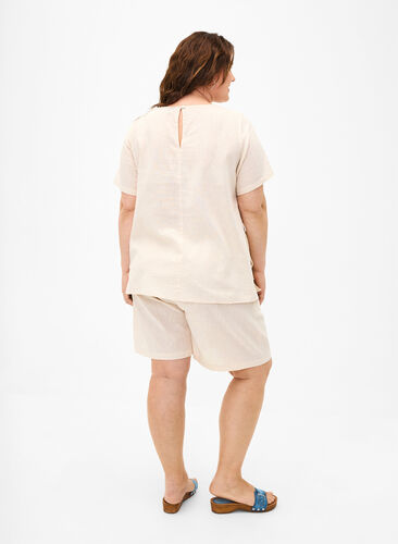 Zizzi Losse korte broek van katoenmix met linnen, Sandshell, Model image number 1