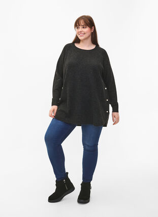 Zizzi Gebreide gemêleerde pullover met parelknopen aan de zijkanten	, Dark Grey Melange, Model image number 2